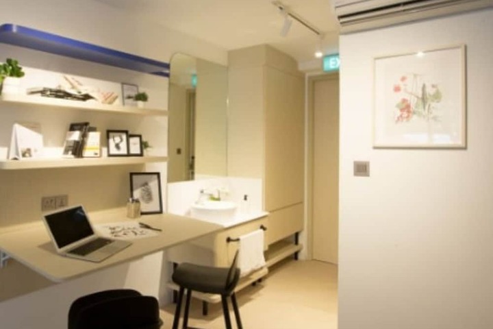 Room 3 of 43
