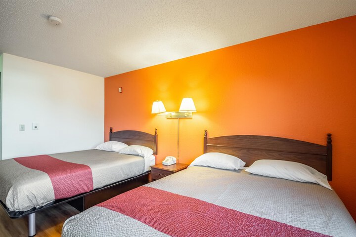 1 King Bed (9 of 13)