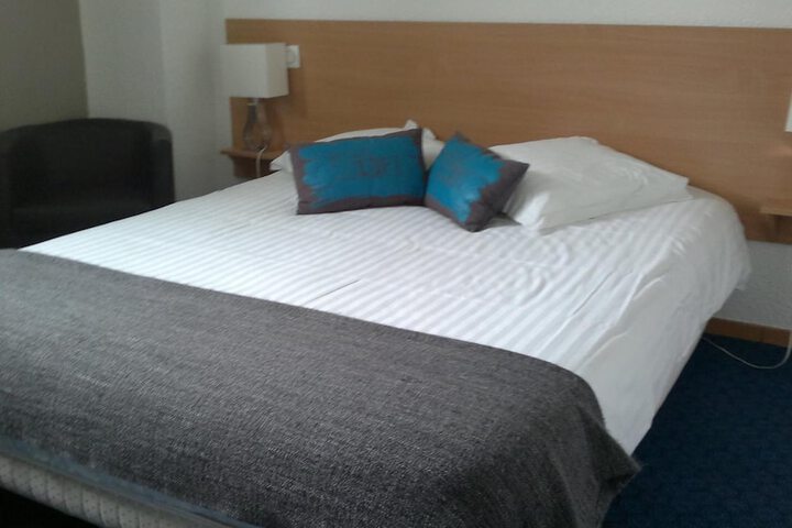Room 9 of 49