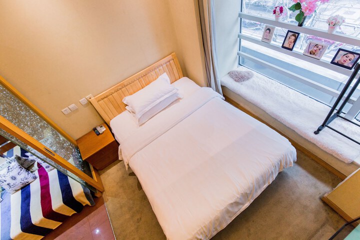 Room 80 of 94