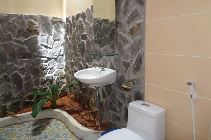 Clean Restrooms