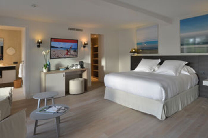 Room 17 of 36