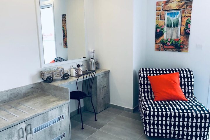 Room 43 of 99