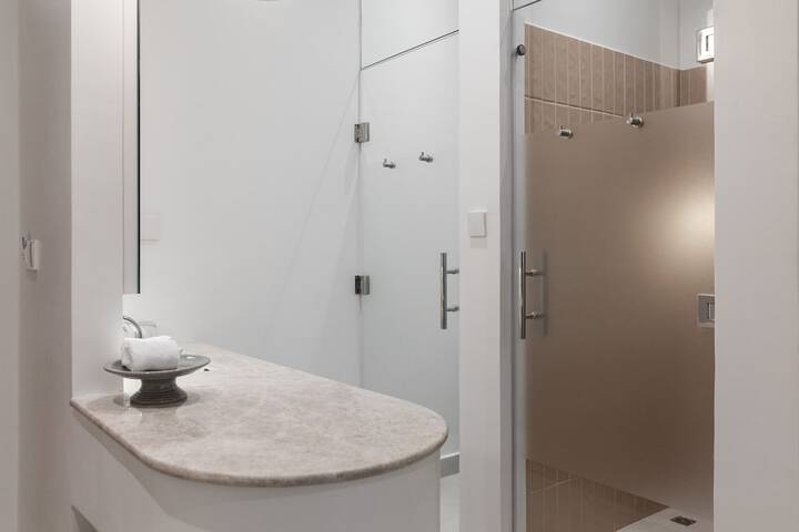 Room 42 of 113