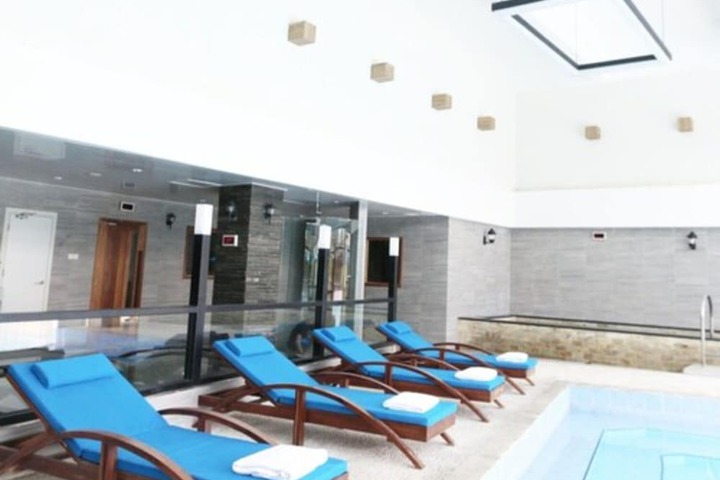 Pool Hotel