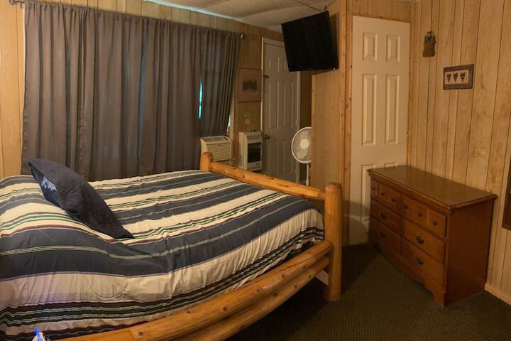 Room 13 of 36