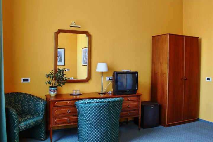 Room amenity