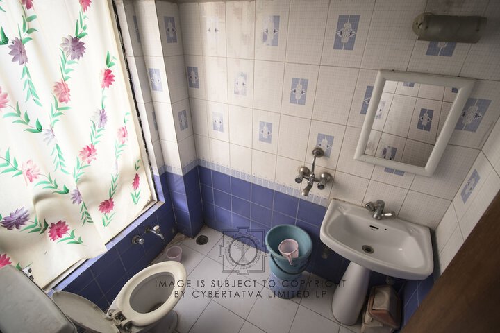 Room 4 of 5