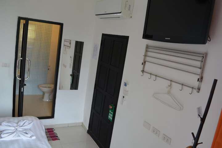 Room 17 of 44
