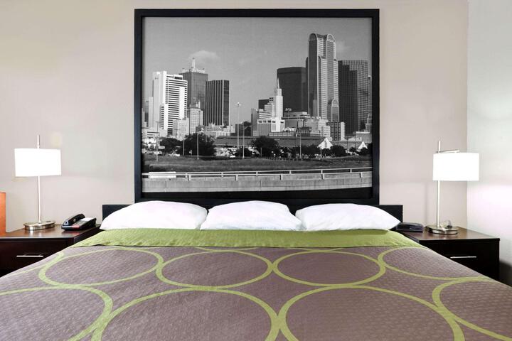 1 King Bed (3 of 19)