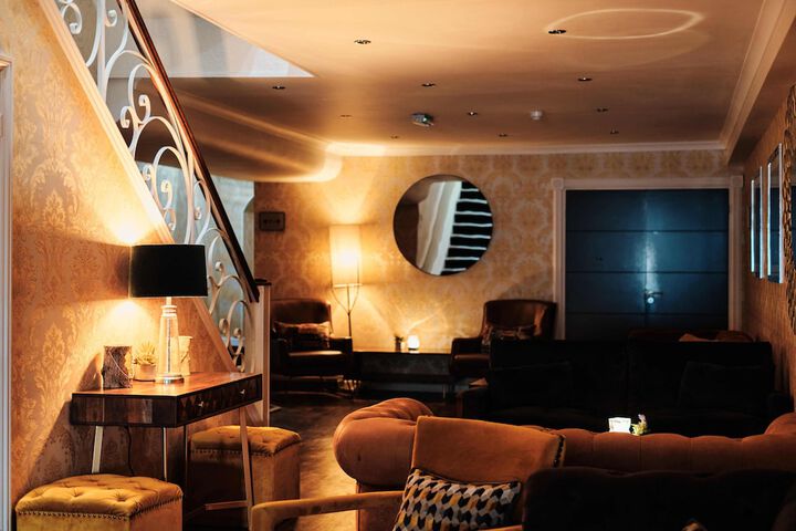 Lounge 80 of 85