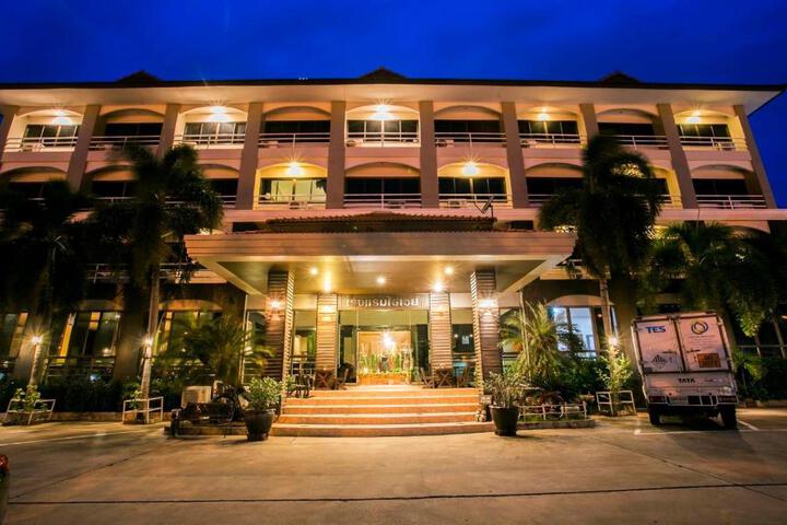Highway Hotel Khon Kaen