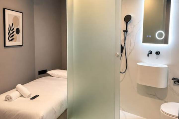 Room 16 of 49