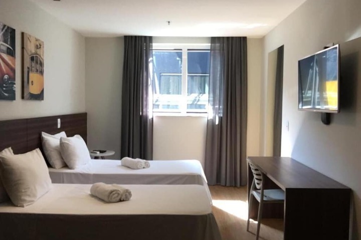 Room 6 of 42