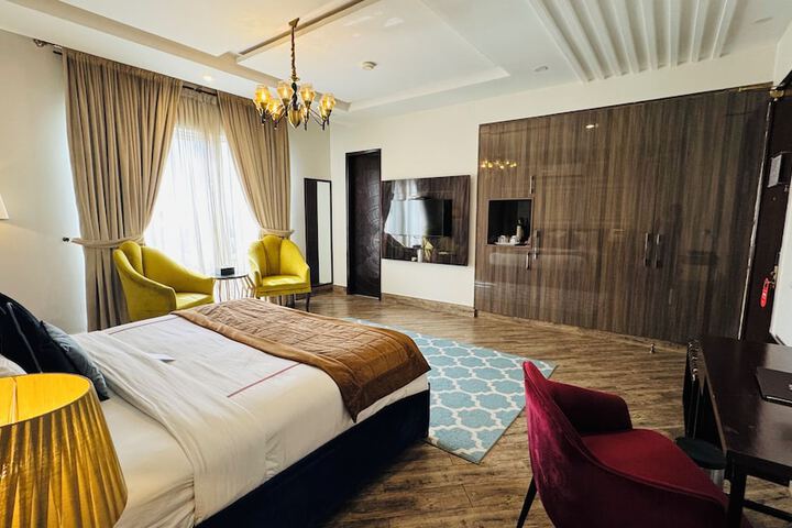 Room 26 of 67
