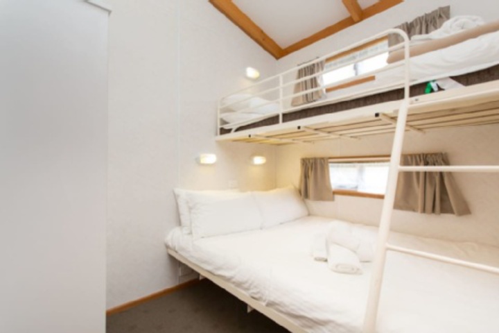 Room 276 of 876