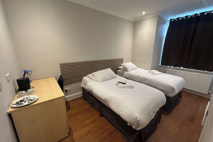 Room 21 of 38