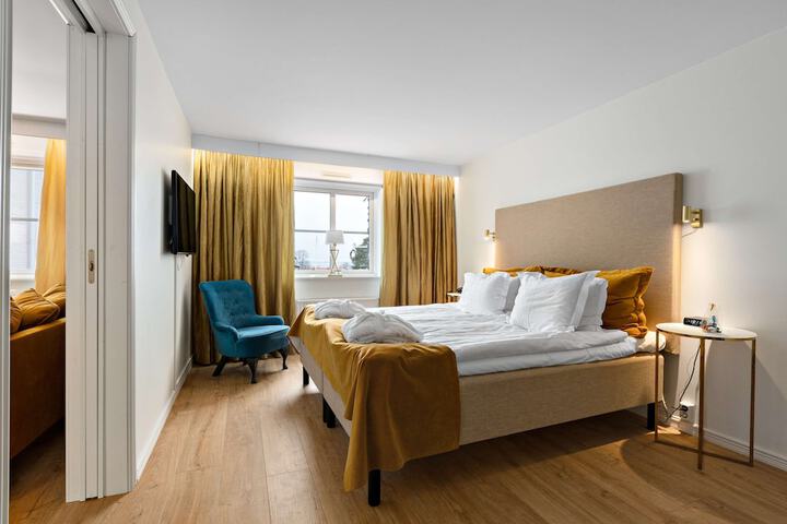 Room 12 of 87