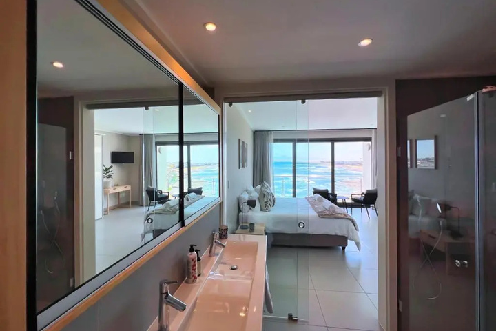 Room 8 of 20