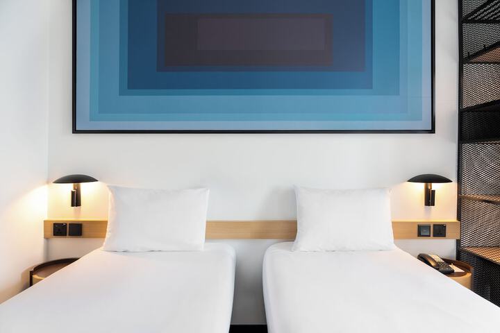 Room 10 of 95