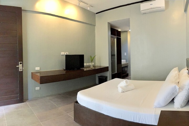 Room 2 of 42