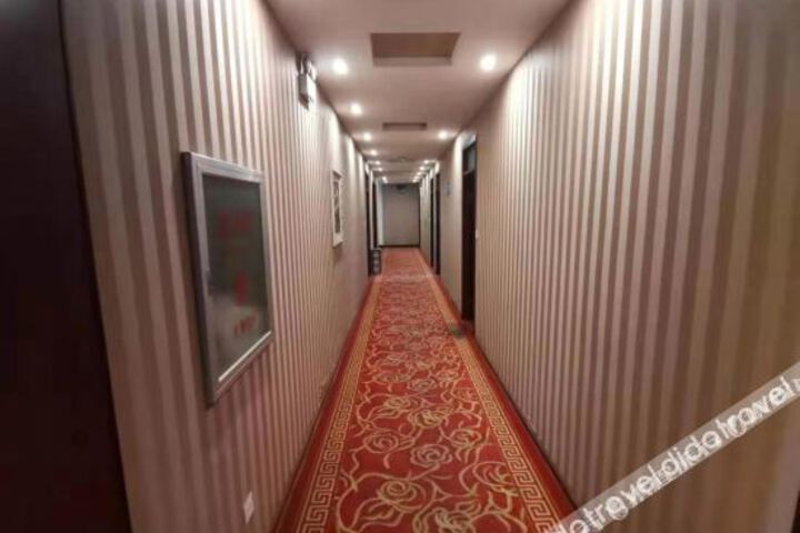 Hotel Interior 8 of 25