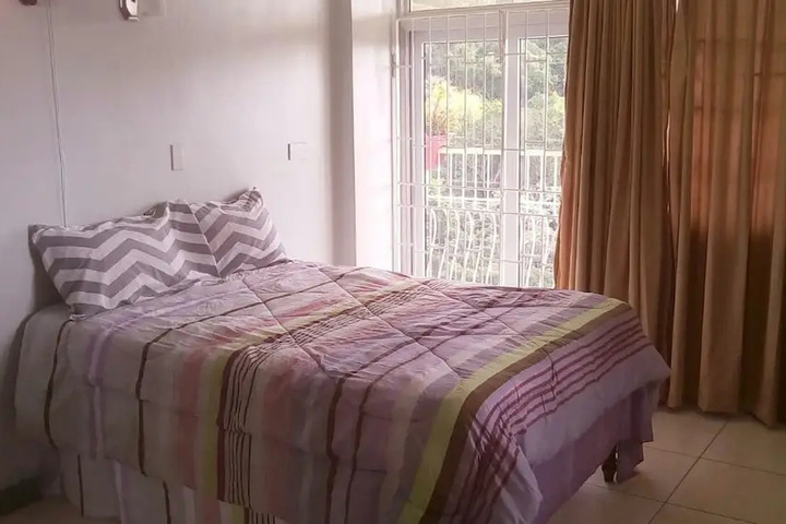 Room 4 of 4