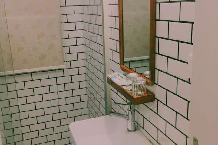 Room 5 of 17