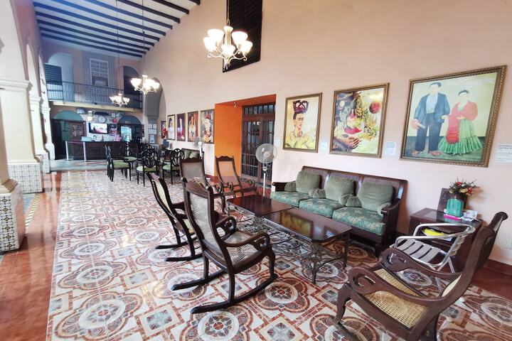 Entrance & Lobby