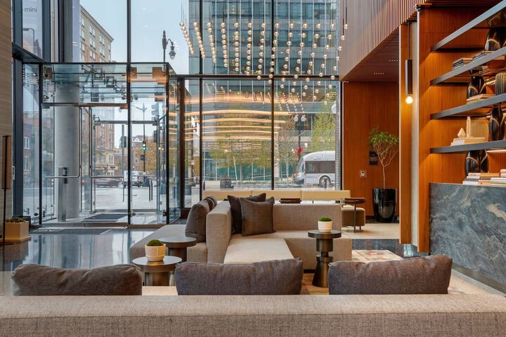 Lobby lounge