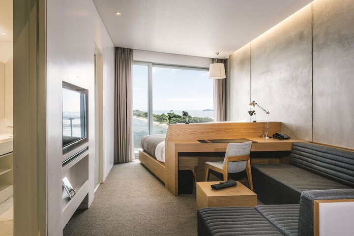 Room 40 of 161