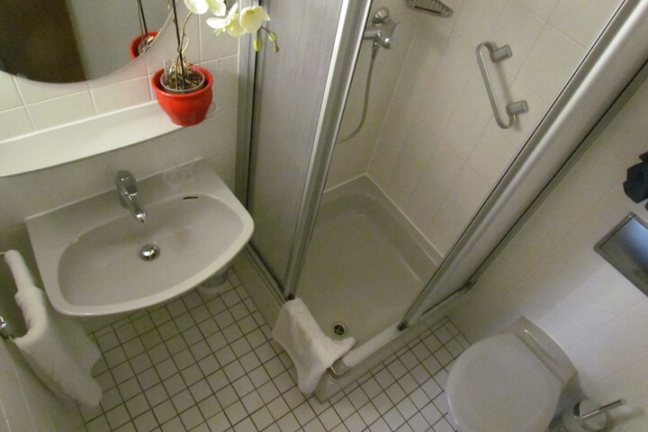 Room 8 of 23