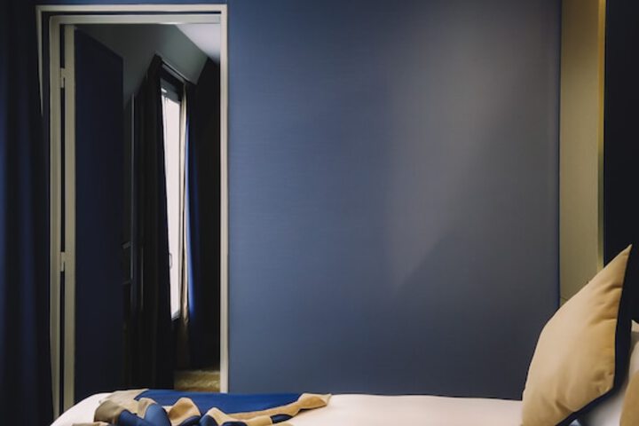 Room 11 of 31