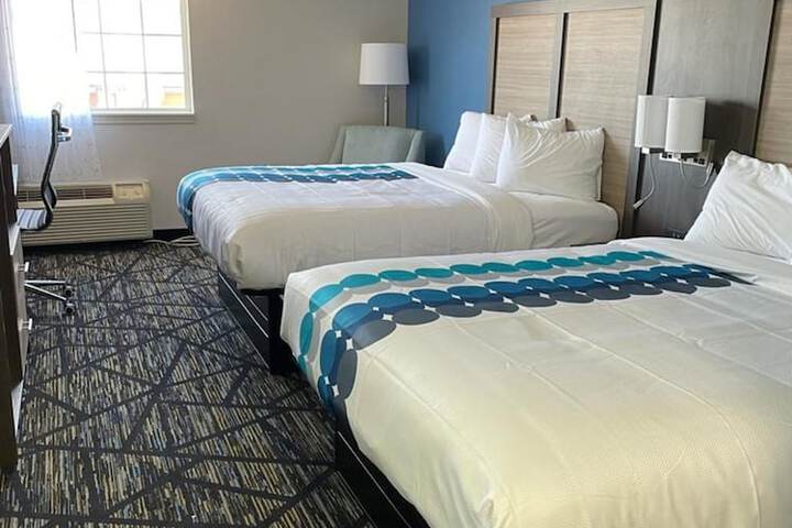 2 Queen Beds (1 of 19)