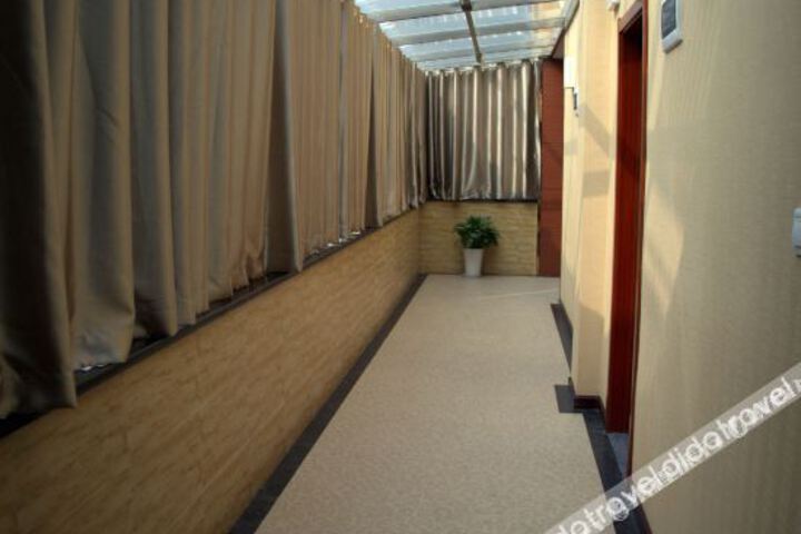 Hotel Interior 6 of 18