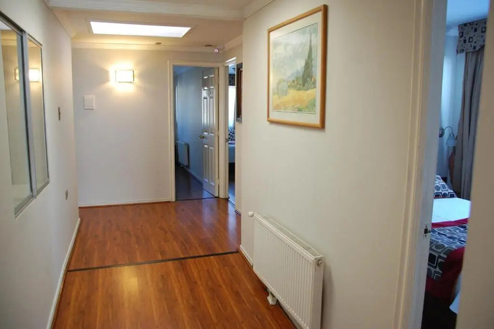 Room 4 of 19