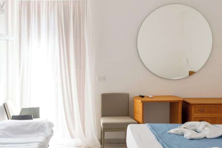 Room 13 of 45