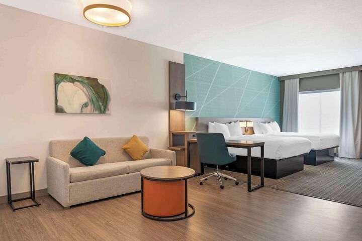 1 King Bed Suite (13 of 21)
