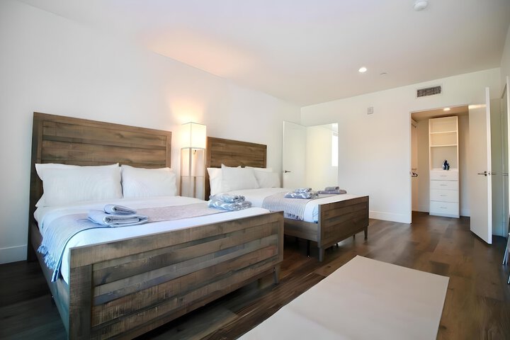 Room 10 of 40