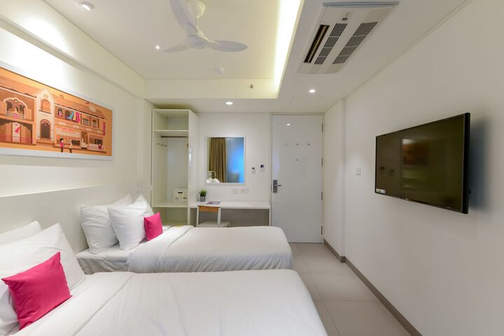Room 16 of 36