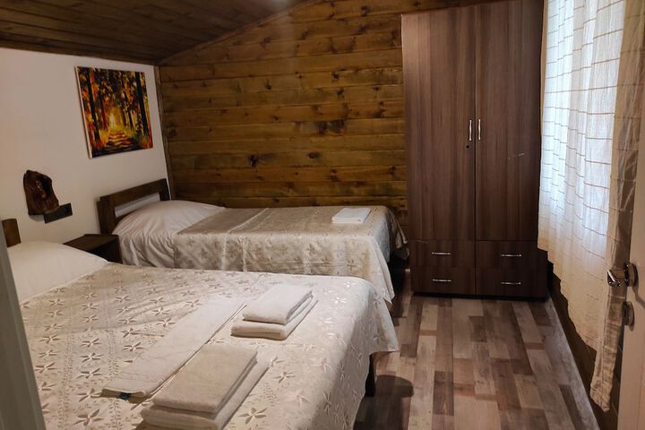 Room 12 of 110