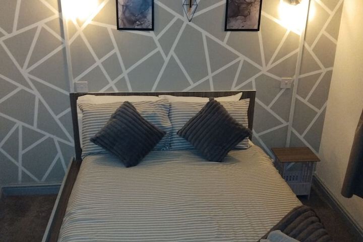 Room 6 of 10