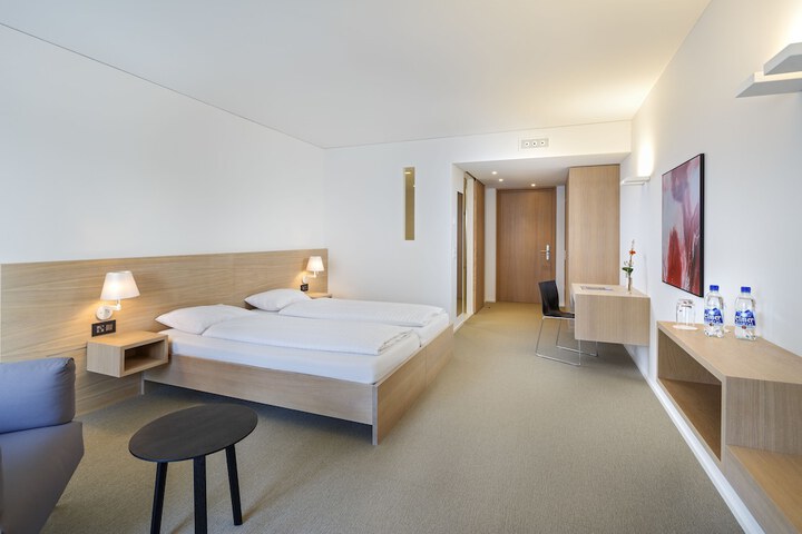 Room 11 of 35