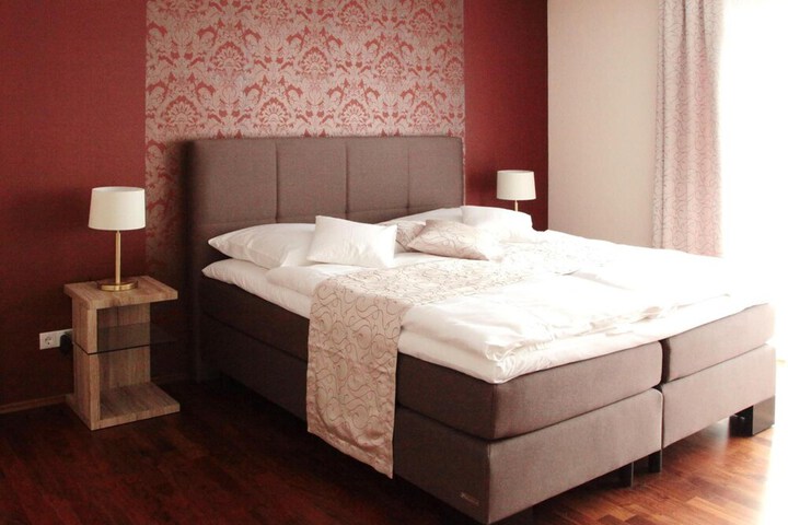 Room 28 of 32