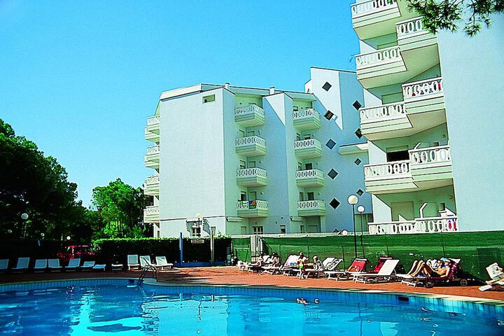 Hotel Pool