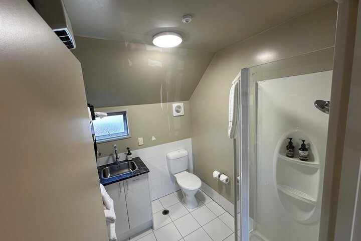 Room 15 of 38