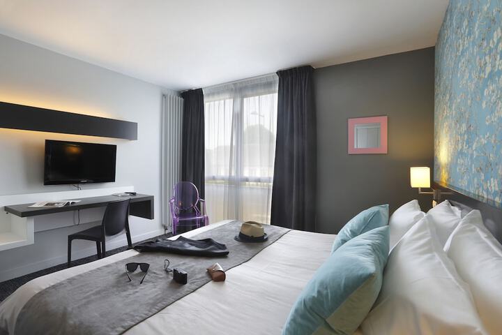 Room 28 of 46