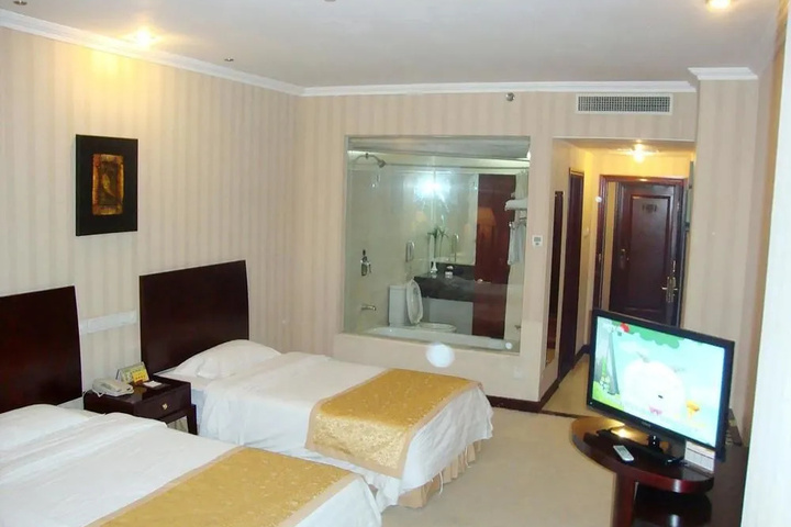Room 5 of 16