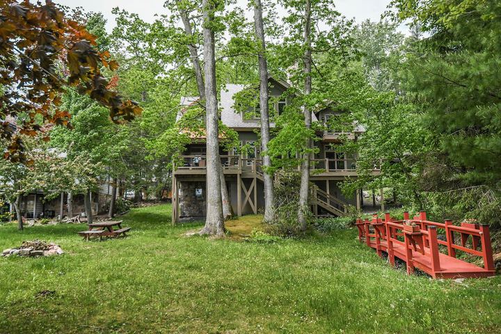 Skydance Five Bedroom Holiday Home in Oakland, MD