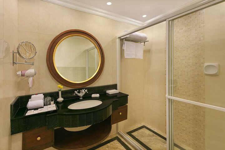 Room 14 of 30